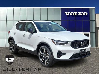 New 2026 Volvo XC40 B5 Plus w/ Climate Package