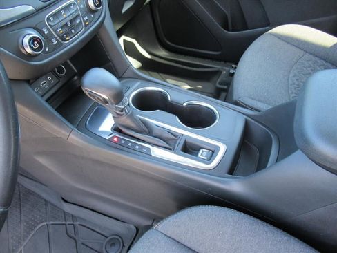Used 2022 Chevrolet Equinox LT FWD image 16