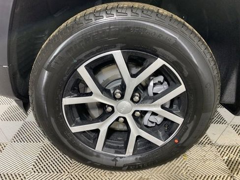 New 2025 Jeep Grand Cherokee L Limited image 8