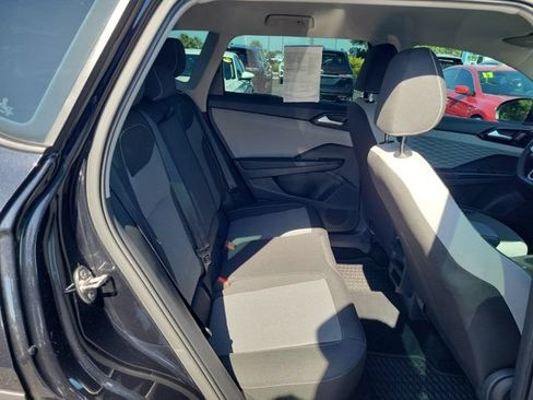 Certified 2022 Volkswagen Taos S FWD image 9