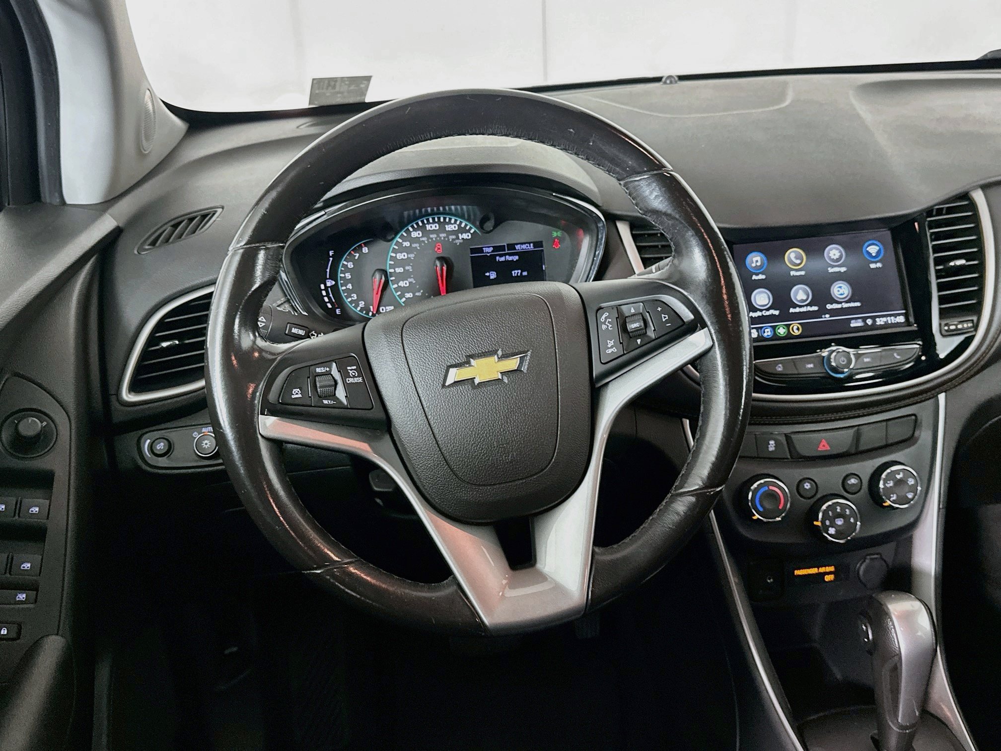 Used 2019 Chevrolet Trax LT w/ Redline Edition FWD image 17