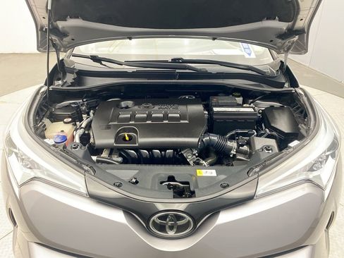 Used 2019 Toyota C-HR XLE FWD image 11