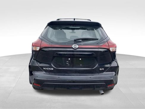 Used 2021 Nissan Kicks SR w/ SR Premium Package FWD image 12