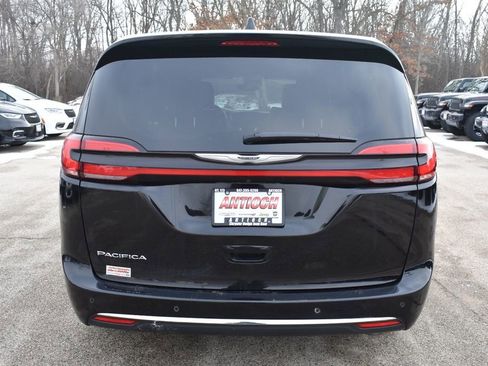 Used 2025 Chrysler Pacifica Select FWD image 7