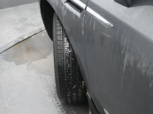 Used 2021 Buick Enclave Essence w/ Sound and Sites Package image 5