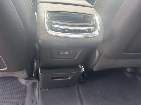 Used 2020 Cadillac XT6 Premium Luxury FWD image 33