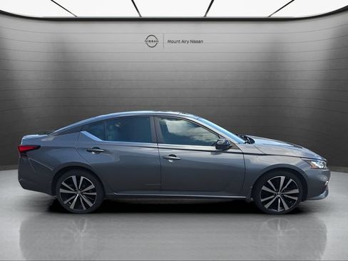 Used 2020 Nissan Altima 2.5 SR AWD/4WD image 3