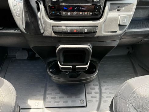 Used 2025 RAM ProMaster 2500 w/ U-Haul Equipment Group FWD image 25