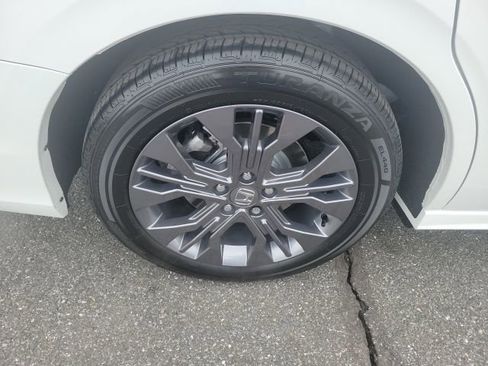 New 2026 Honda Odyssey Touring image 10