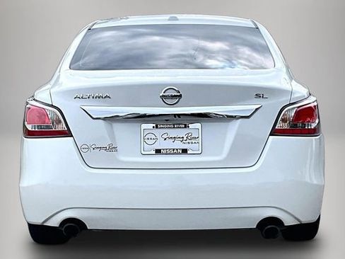 Used 2015 Nissan Altima 2.5 SL w/ Technology Package FWD image 6