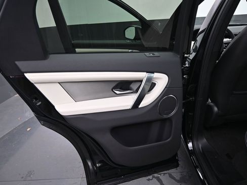 New 2025 Land Rover Discovery Sport Dynamic SE AWD/4WD image 16