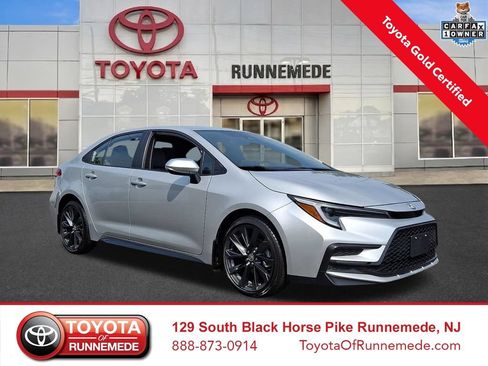 Used 2025 Toyota Corolla SE FWD image 1