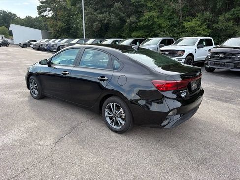 Used 2024 Kia Forte LXS FWD image 5