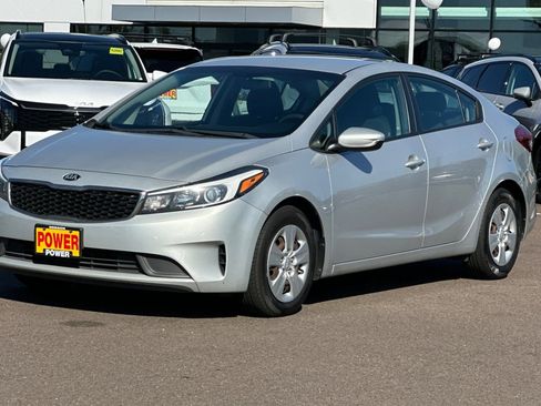 Used 2017 Kia Forte LX image 8