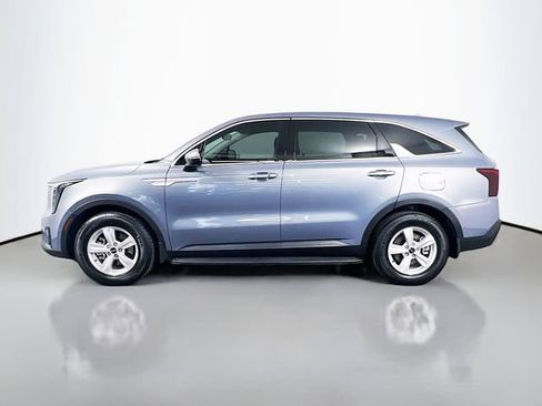 Used 2025 Kia Sorento LX image 6