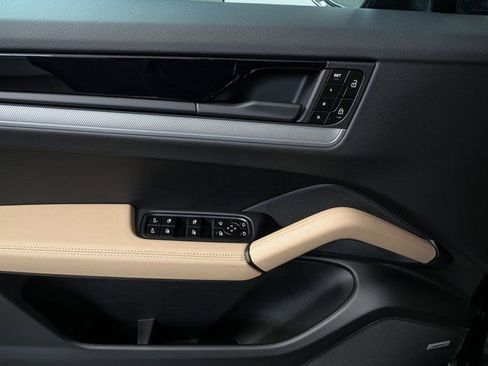 New 2026 Porsche Cayenne AWD image 6