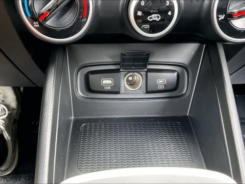 Certified 2026 Hyundai Venue SE FWD image 35
