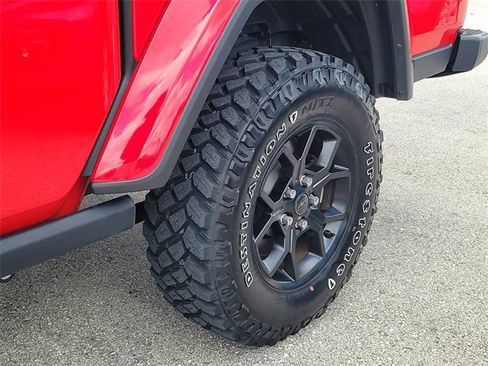 Used 2024 Jeep Gladiator Sport image 11