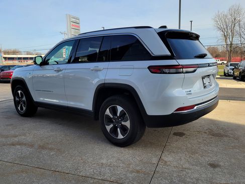 Used 2023 Jeep Grand Cherokee 4WD 4xe w/ Luxury Tech Group II image 3