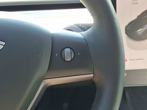 Used 2024 Tesla Model Y Long Range AWD/4WD image 26