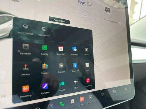 Used 2021 Tesla Model 3 Standard Range Plus image 25