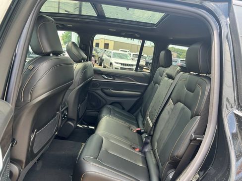 New 2026 Jeep Grand Cherokee Limited AWD/4WD image 18