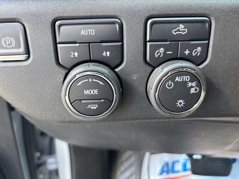 Used 2024 Chevrolet Silverado 1500 LT AWD/4WD image 24