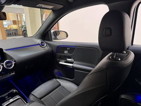 Used 2025 Mercedes-Benz GLA 250 image 9
