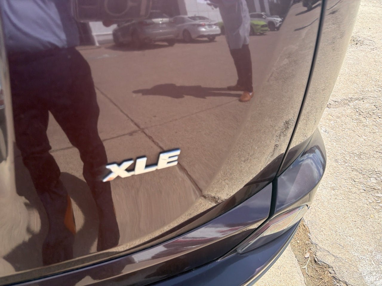 Used 2018 Toyota RAV4 XLE w/ Plus Extra Value Package FWD image 4