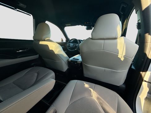 Used 2024 Toyota Grand Highlander AWD Hybrid image 28