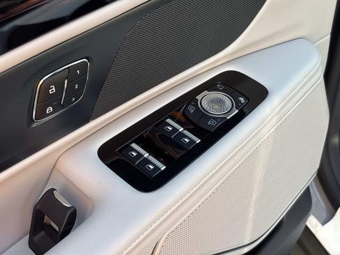 New 2026 Lincoln Nautilus Premier w/ Jet Appearance Package AWD/4WD image 20