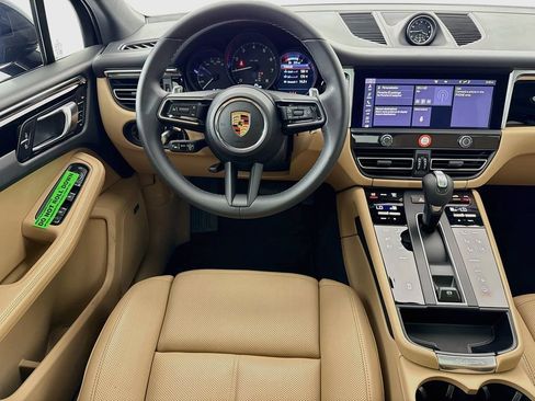 Certified 2025 Porsche Macan AWD/4WD image 25