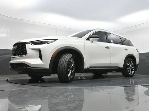 Used 2023 INFINITI QX60 Luxe FWD image 30