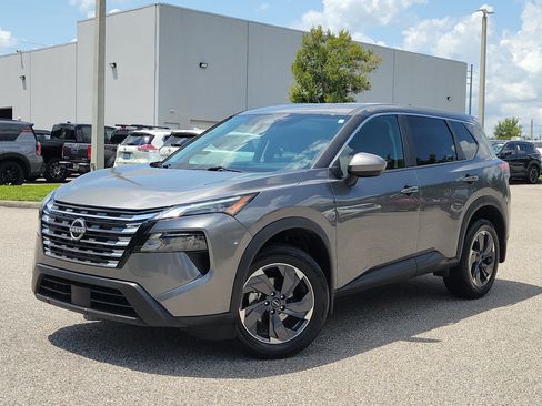 Certified 2025 Nissan Rogue SV FWD image 32
