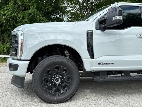 New 2026 Ford F250 Lariat w/ Black Appearance Package AWD/4WD image 5
