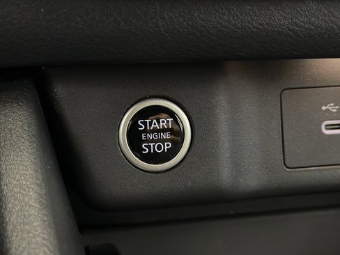 Used 2022 Nissan Rogue SV image 22