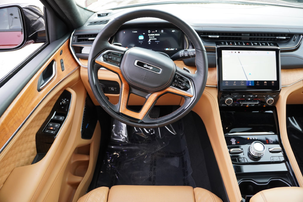 Certified 2024 Jeep Grand Cherokee Summit AWD/4WD image 22