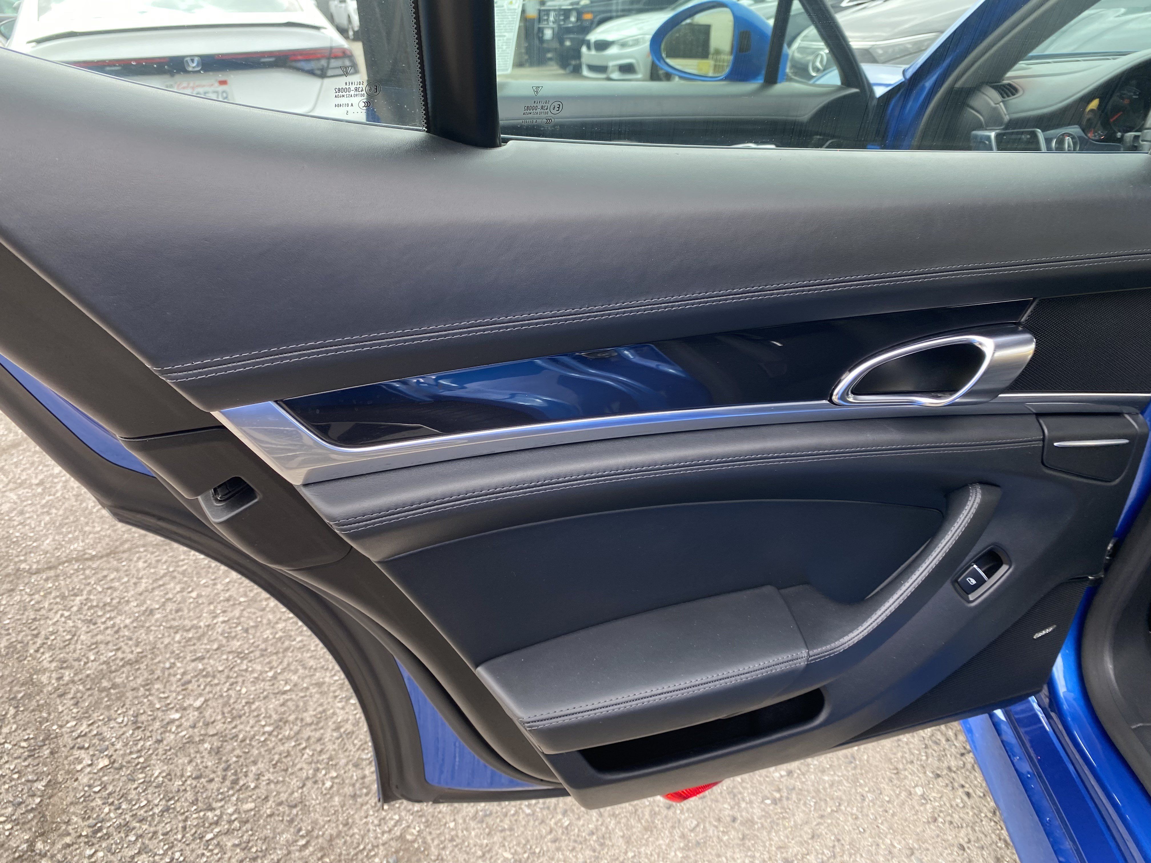 Used 2015 Porsche Panamera 4 AWD/4WD image 17