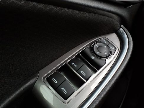 Used 2021 Chevrolet Malibu LT FWD image 18