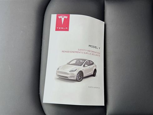 Used 2023 Tesla Model Y Long Range AWD/4WD image 59