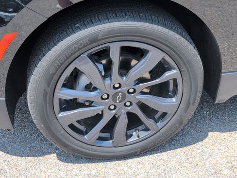 Certified 2024 Chevrolet Equinox RS FWD image 11