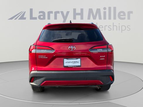 Used 2025 Toyota Corolla Cross XLE AWD/4WD image 4