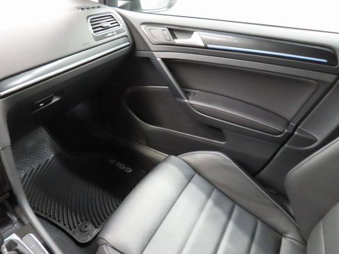 Used 2016 Volkswagen Golf R 4-Door image 19