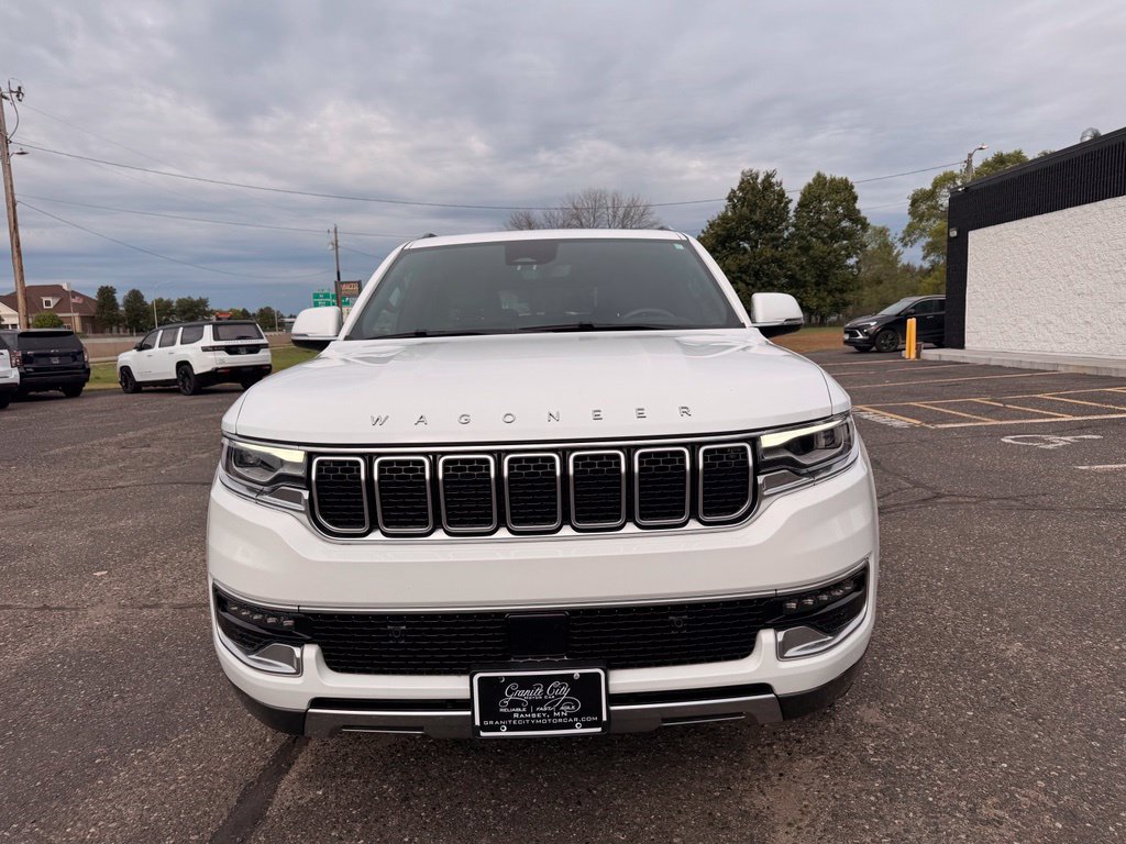 Used 2022 Jeep Wagoneer Series III w/ Premium Group I AWD/4WD image 12