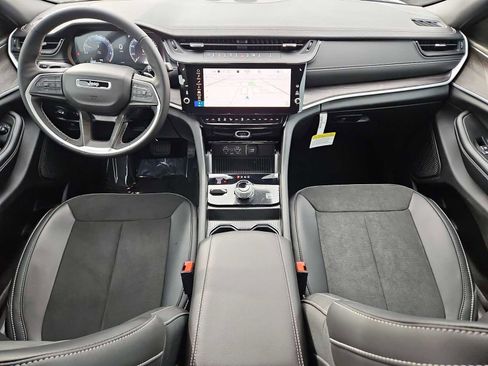 New 2026 Jeep Grand Cherokee Altitude image 15