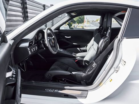Used 2019 Porsche 911 GT3 RS RWD image 30
