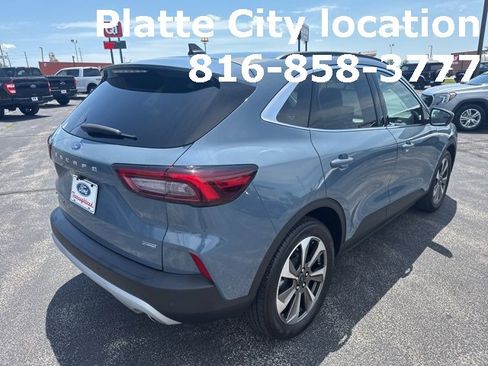 Used 2023 Ford Escape Platinum image 5