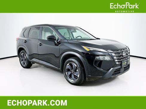 Used 2025 Nissan Rogue SV image 1