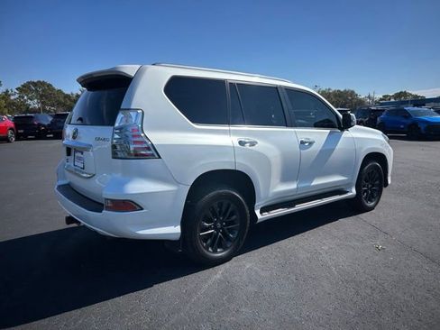 Used 2023 Lexus GX 460 Premium w/ Premium Package image 6