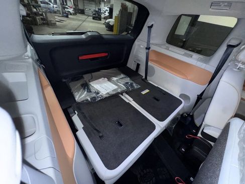 New 2025 Volkswagen ID. Buzz 1st Edition image 31